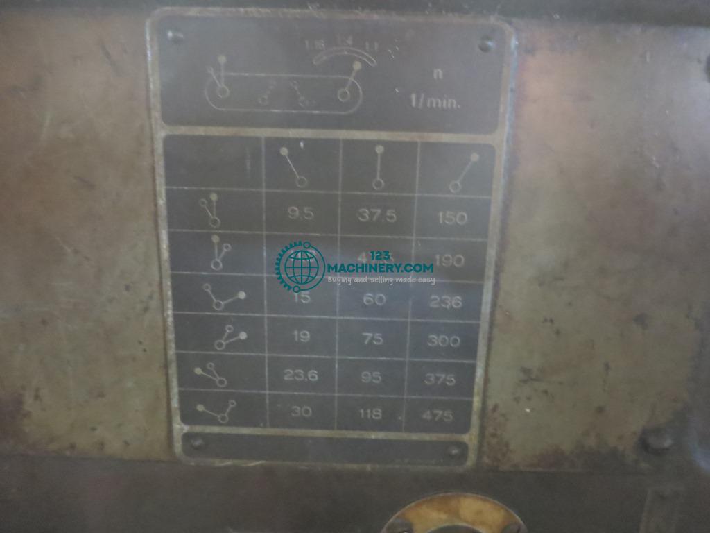 Tieflochbohrmaschine