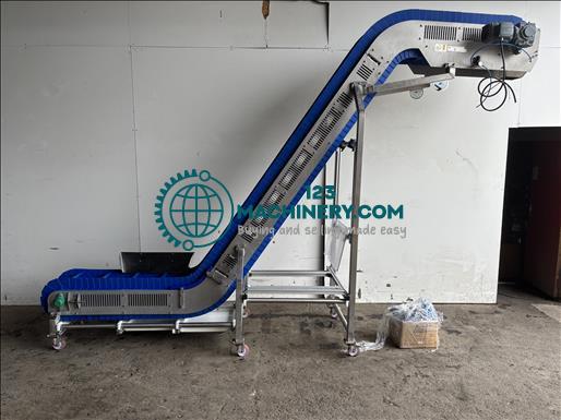 BHL Flighted elevator conveyor
