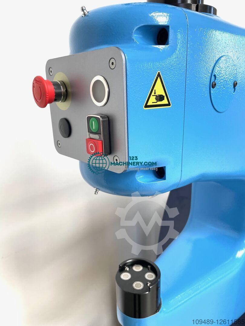 Afficher l`annonce Kraftformer / ECKOLD KF 324 / incl. 3 Satz Werkzeu